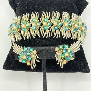 Coro Pegasus Signed Vintage Blue Green AB Pearl Gold Tone Bracelet Clip Earrings